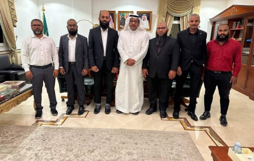 Dhivehi Hajjaajeen Minaa adhi Arafaathugai thibeynee eh sarahahddhegai