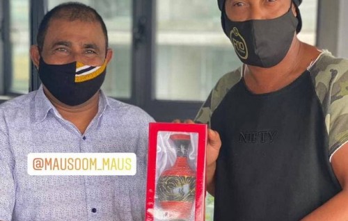 Soneva Jani ge camp ah Ronaldinho raajje ah