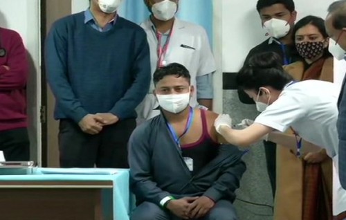 India gai Covid vaccine furathama dhinee Delhi ge masahkathu meehakah!