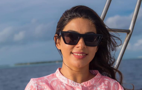 Rishfa ge zaathee photo thakeh fuluhunge therein leak vi kamuge thuhumathu!