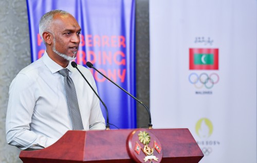 Raees Muizzu ge issnengevumah football ge mashvaraathakeh