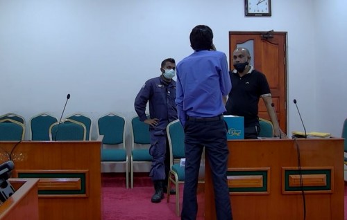 Dhaulathun edhunee shareeaiy nimendhen Ammaty bandhu kurumah, court in dhinee 7 dhuvas