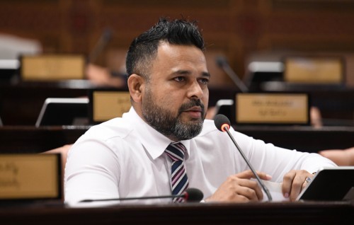 1 kotari ge flat thakah hedhi goiy hoadhan Majlis ah husha'helhi mahsala balaigane, bahus fashaifi