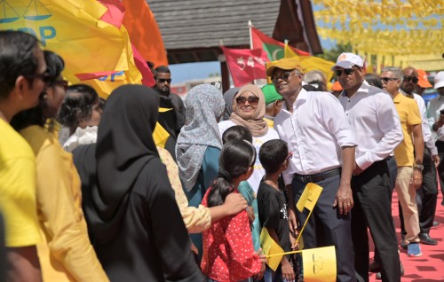 Eydhafushin dhekkee namoonaa, dhe fikurah ves minivan campaign ge jaaga!