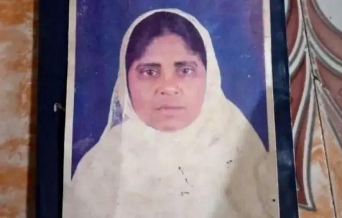 Baavees aharukurin gehllunu India anhenaku maama dharifulhah fenunee Yutube video akun Pakistan in