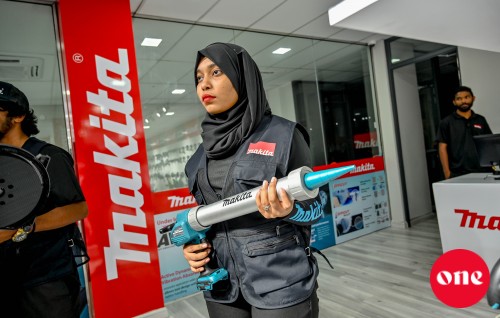 One Photo: STO in Makita products ah haassa showroom eh hulhuvun