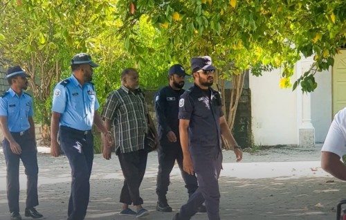 Kanduhulhudhoo gai 2 aharuge kujjaa ah jinsee goanaa kohgen jalahli 2 vana kaafa ves maruvejje