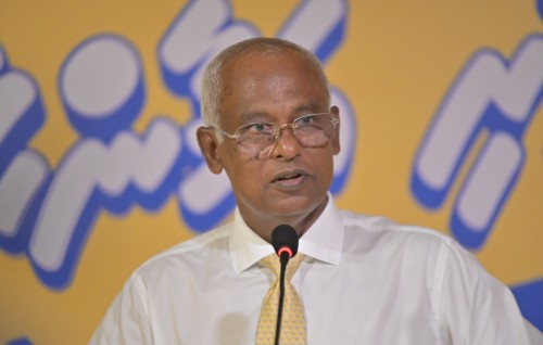 Masverikan tharaggee kurumugai aiy dhookohlaigen nuvaane, kuree sarukaaru thakun dhekee ''vaahakathakeh'': Raees