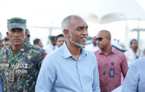 Kuriah oiy mahehge therey fushidhiggaru falhu hikkumuge amalee massakaiy fashaanan, 8 mass therey nimeyne: Raees