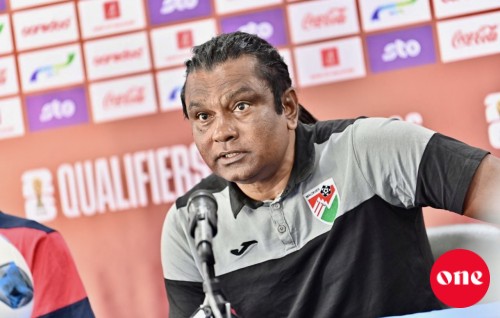 Maafah edhi, gaumee team ge coach kamun Suzain isthiufaa dheefi 