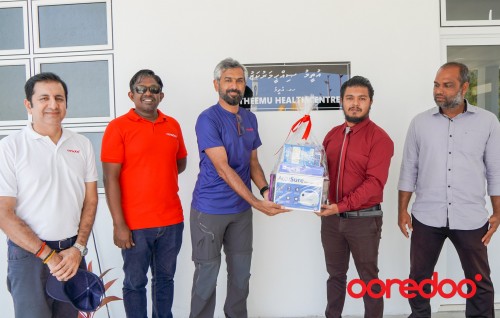 Ooredoo in Utheemu sihhee marukazah health kit hadhiyaa koffi