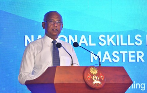 Meehun binaakurumakee gaumuge kurimagah rakkaakurevey varah agu bodu rausmaaleh: Raees