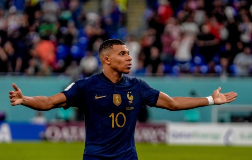 Aharenge amaazakee Mbappe huttuvun, eii France ge kaamiyaabee ge hathiyaaru: Walker