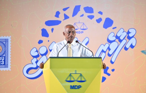 Kudhi rahthakaa gulhey gothun Muizzu dhehki vaahaka ah Raees ge rahdhu: Mi sarukaarun iskan dhenee rayyithunah!