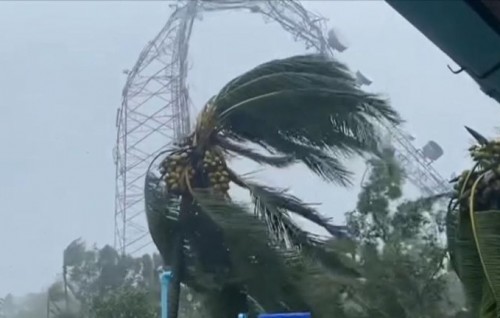 Cyclone Mocha: Deadly storm hits Bangladesh and Myanmar coast