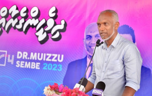 Finugai airport eh hadhai R. atholhah 10 resort tha'aaraf kuraanan: Muizzu