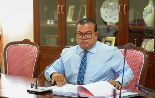 Aslam ge sitee eh Niusha ah: Edhifaivaanee MDP ge majority gehlley gothah committee thah ekulavainulumah: Aslam
