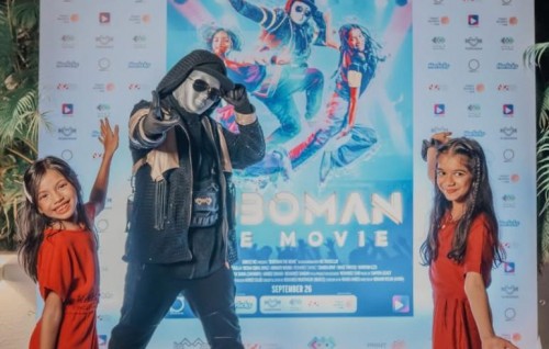 Roboman The Movie: Aharu thakakah fahu aailaa aa eku balaileveyne filmeh!