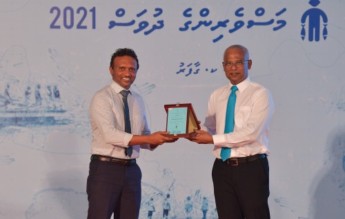 Enme ginain kalhubila mas gaiy kunfuneege award MIFCO ah, bodu kanneli gaiy kunfuneege award ENSIS ah