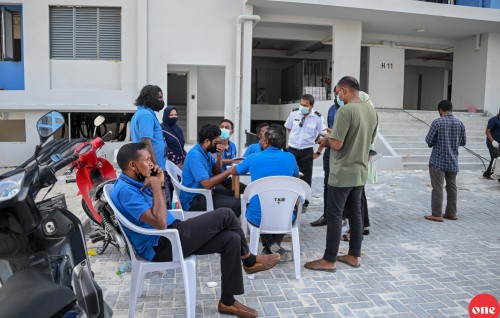 Hiyaa flat ge 2 tower ehgge lift ah mahssala eh dhimaave, karantu dhinun miadhah medhukandaalaifi