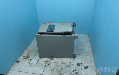 Group attempts to break into the safe of Vilimale’ office of City Council