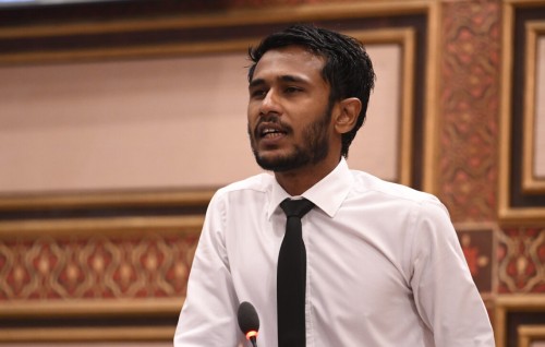 Masverinnah sarukaarun ihumaaluvaakamah bune, MDP member Firushaan Majlis ah massala hushahalhuvvaifi