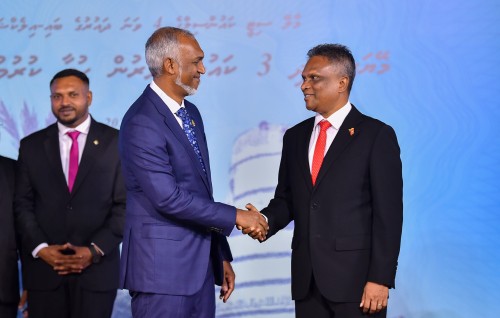 Raees Dr. Mohamed Muiz miadhu Male' city council aa bahdhalu kuravvanee