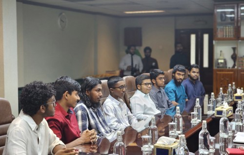 Huthubaa kiyumuge huhdha nagan 100 zuvaanun kurimathilaifi