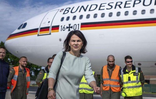 German ge minister eh dhathurukuri flight eh dhedhuvass therey dhefaharah emergency kohh jahssaifi