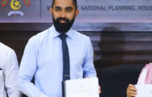 Hiyaanaatheh nuhingan, thuhumathu amaazu kuranee kunfuneege agu vahtaalan: RDC ge CFO