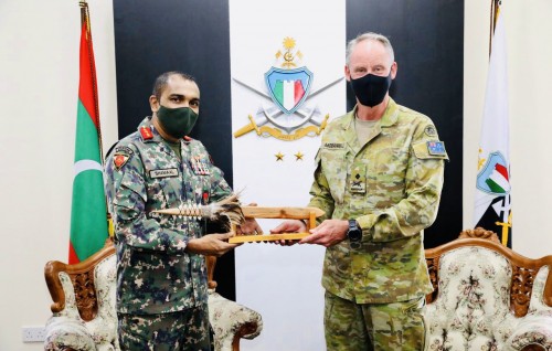 Dhivehi askariyyaage askaree gaabilukan ithurukohddhinumugai dhemionnaane: America ge askariyyaa