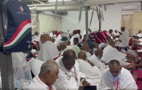 Dhivehi hurihaa hajjuverin Arafat bimah jamaavejje