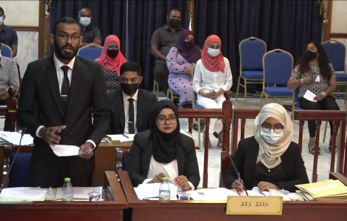 Dhaulathun beynunvee Yameen ge isthiunaafee baeh nukuthaa thakah javabu nudheyn, Bench inn vidhaalhuvee javaabu dheyn jeheyne kamah!
