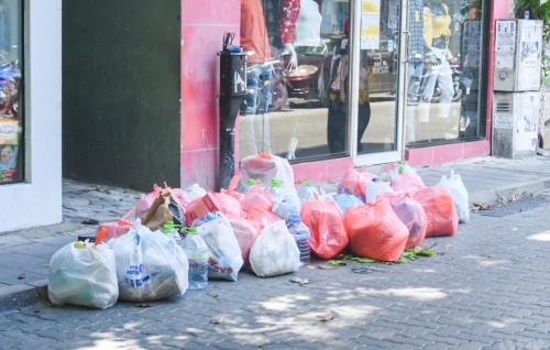 Starting today houses in Male’ has to bring out waste at night