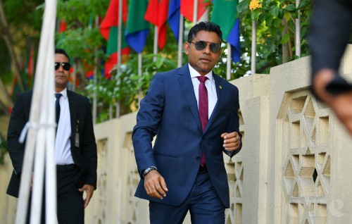 Naib Raees, Raees kamuge masooliyyathuge huva kurehvun maadhamaa hendhunu