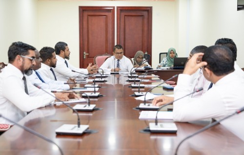 Budget bahus: Komme member akah 15 minute, Minister ah 45 minute dheyn faaskoffi