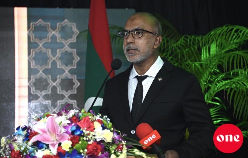 Mi aharuge mula roadha dhuvahakee angaara dhuvas