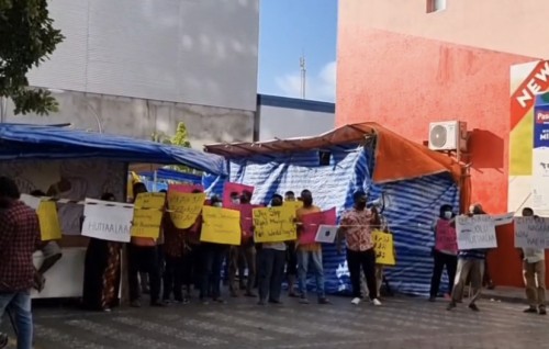 Night market huttuvumun viyafaariverin muzaaharaa kuranee