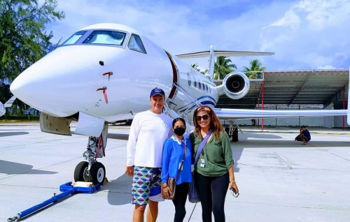 Zaareege Yoga: America dhemafirinnah furihama Yoga hidhumatheh, Zari private jet ah!