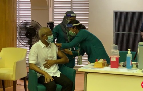 Advising all citizens to vaccinate, President Solih gets vaccine