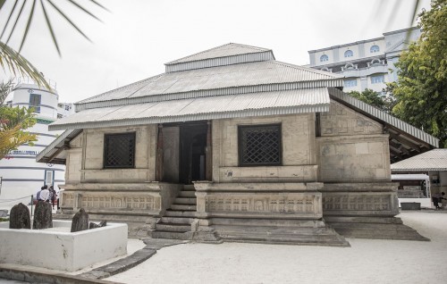 Maraamaathah fahu hukuru miskiy alun hulhuvaifi