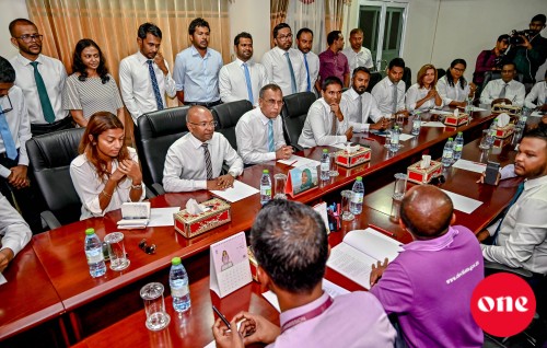 Bai lahkkaige vaahakain nukui thinhaas, Democrats ge aslu size akee mi'eetha?