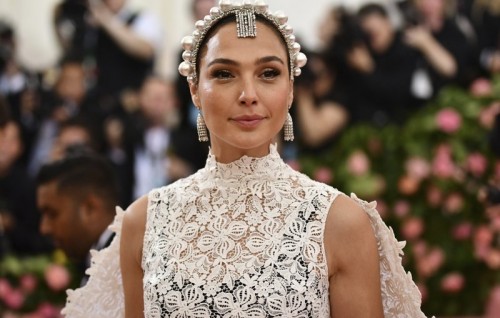 Gal Gadot to play Cleopatra in upcoming movie directed by Patty Jenkins