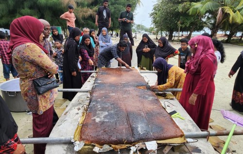 Rashuge enmen ehthankuruvaa 'Kinbidhoo Eid Ku'nbus'