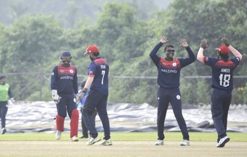 Bhutan ge cricket mubaaraathugai raajje in kulhunu furathama match gai Indonesia balikoffi