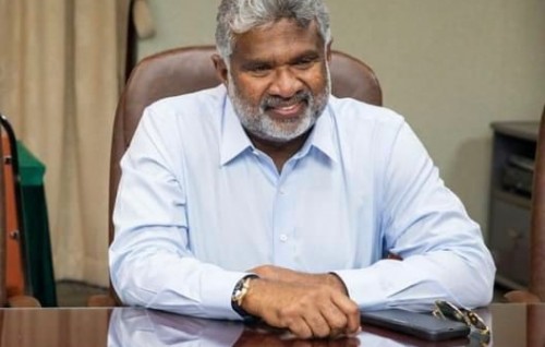 Shareef akee gaumee hidhumaiytherieh: Raees