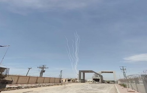Hamas in israel ah rocket hamalaathakeh dheefi