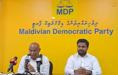Sarukaarun Male' ge baeh rayyithun ah biru dhakkai, anti-campaign kurey: Azimge campaign Team