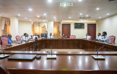 Airport in drug thakeh gellun: massala aagulhigen NIC in kankuraagoiy Majilis in balanee
