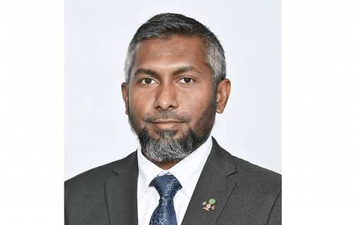 Raees office ge cabinet secretary Ahmed BML ge board ah